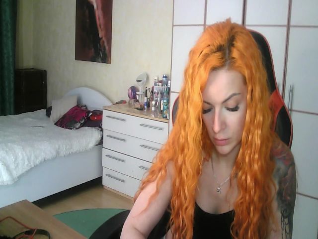 Live sex webcam photo for LuckyStarlet #269197390