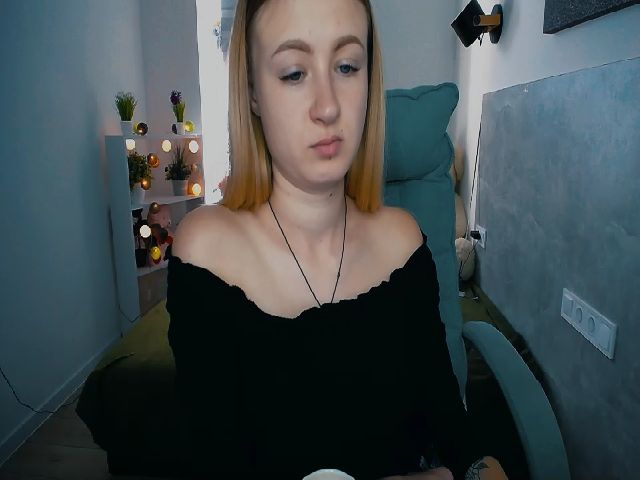 Live sex webcam photo for Blonde_Alisa #269190020