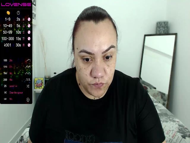 Live sex webcam photo for KimmyStone #269194595