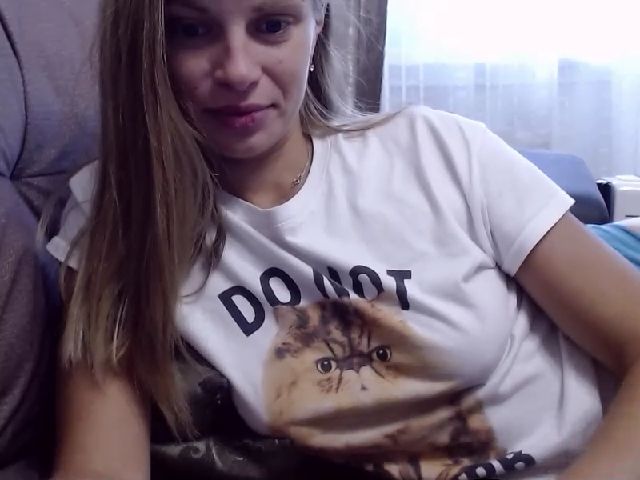 Live sex webcam photo for AndreaBlondy #269191247