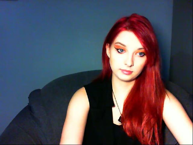 Live sex webcam photo for VirginLuna18 #269194876