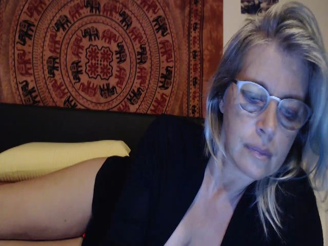 Live sex webcam photo for Kikka_joy #269201926
