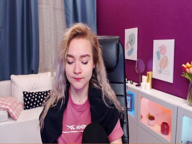 Live sex webcam photo for Kara_Smith #269202398