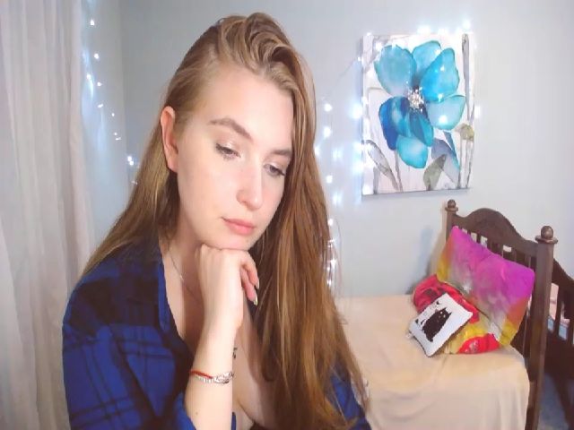 Live sex webcam photo for NikkySonge #269192207