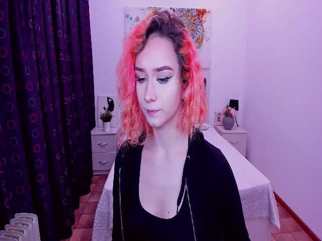 Live sex webcam photo for FionaClassy #269195412