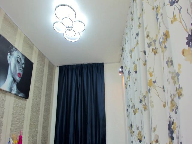 Live sex webcam photo for JessyJ_ #269189445