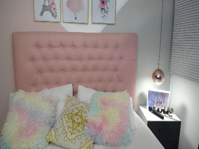 Live sex webcam photo for ema_zz #269186809