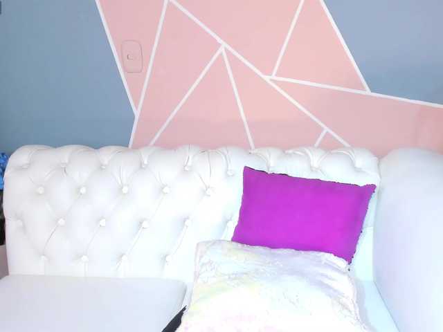 Live sex webcam photo for LindseyCox #288010277