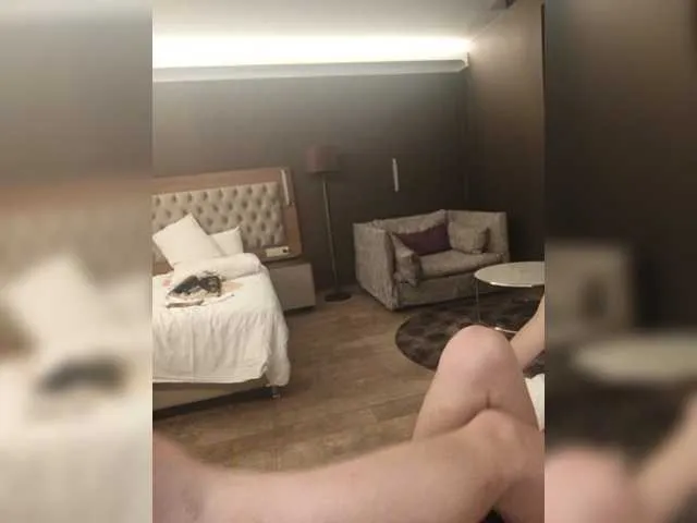 Live sex webcam photo for Robin-02 #269198097