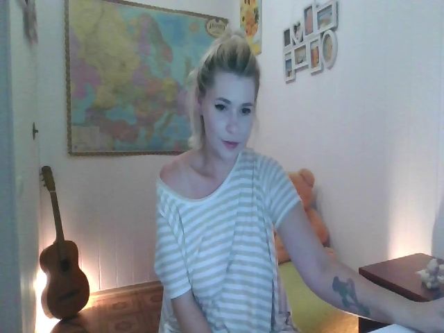 Live sex webcam photo for AliceMood #269202455