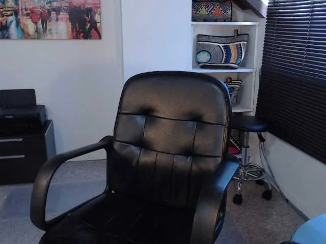 Live sex webcam photo for tiffanygolld #269193533