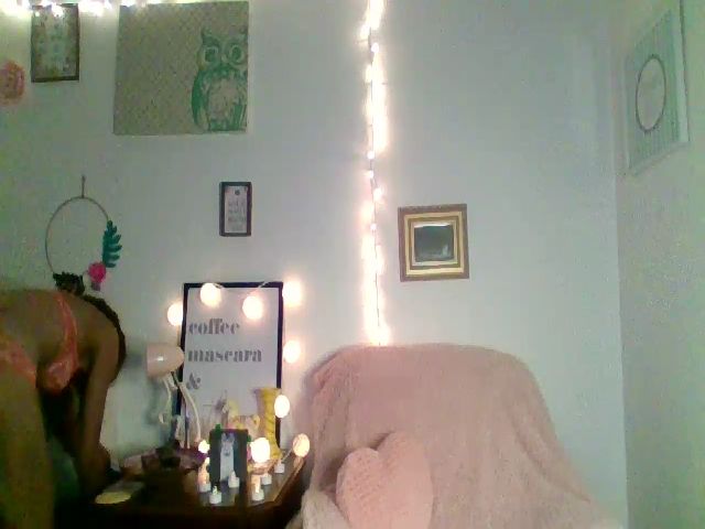 Live sex webcam photo for GirlNextD00r3 #269184958