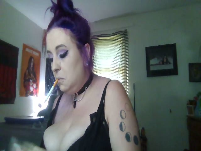 Live sex webcam photo for Weetziebabe #269196372