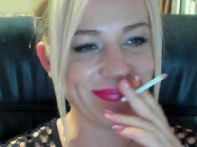 Live sex webcam photo for SmokingWoman #269198192
