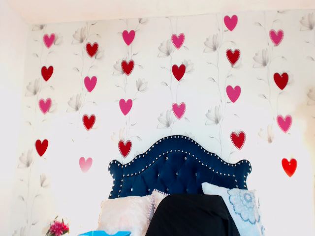 Live sex webcam photo for PAULA_BOOBS #269200460