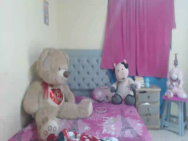 Live sex webcam photo for Lalu95 #269184596