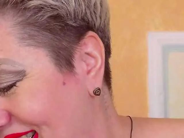 Live sex webcam photo for PoshLadyx #269209835