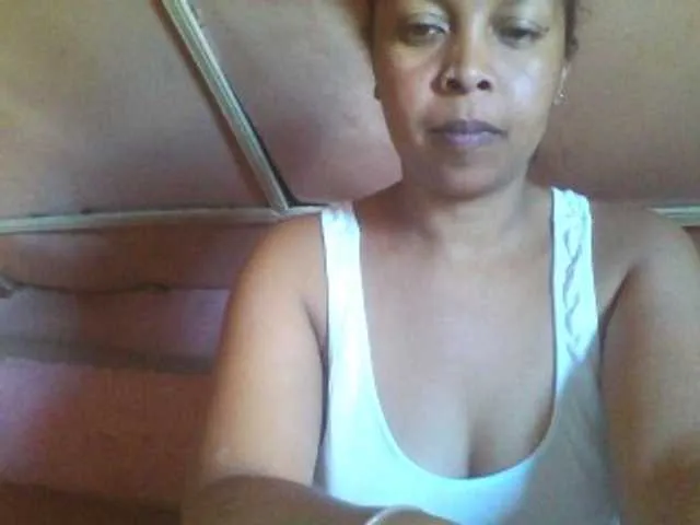 Live sex webcam photo for big-ass-sexy #269221257