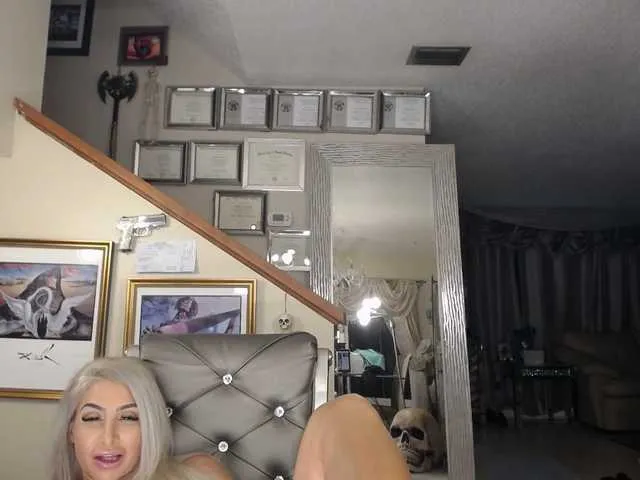 Live sex webcam photo for adrianna_fox #287953212