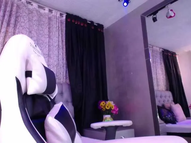Live sex webcam photo for Katalina-Luv #269210488