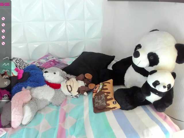 Live sex webcam photo for KateeMoore #269205892