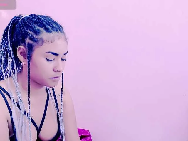 Live sex webcam photo for GlendaHolt #269210779