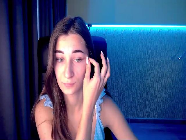 Live sex webcam photo for Nikolle_Love #269217899