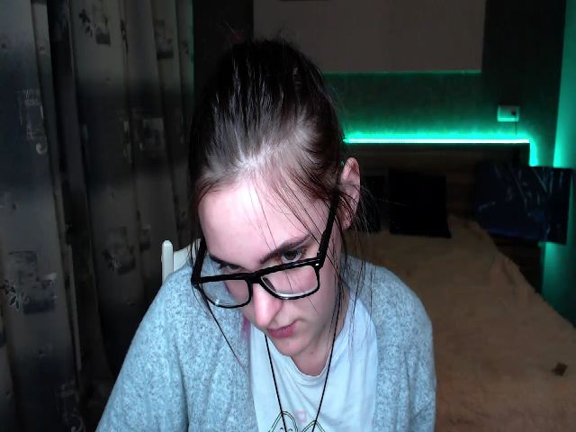 Live sex webcam photo for Ella_Hudson #269222073