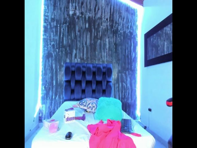 Live sex webcam photo for Meganmoore_ #269211333