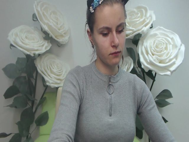 Live sex webcam photo for MollyTravis #269218372