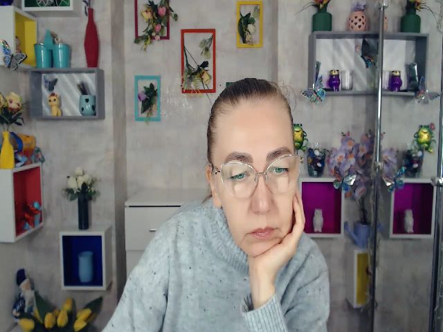 Live sex webcam photo for Greybunny #269208258
