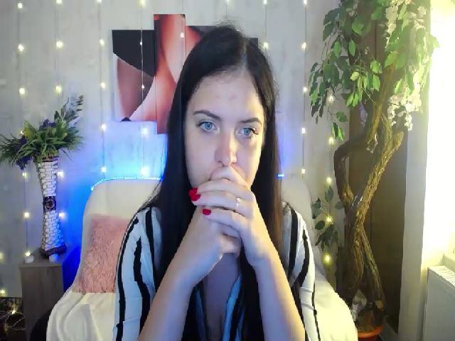 Live sex webcam photo for Antonia_W_ #269213636