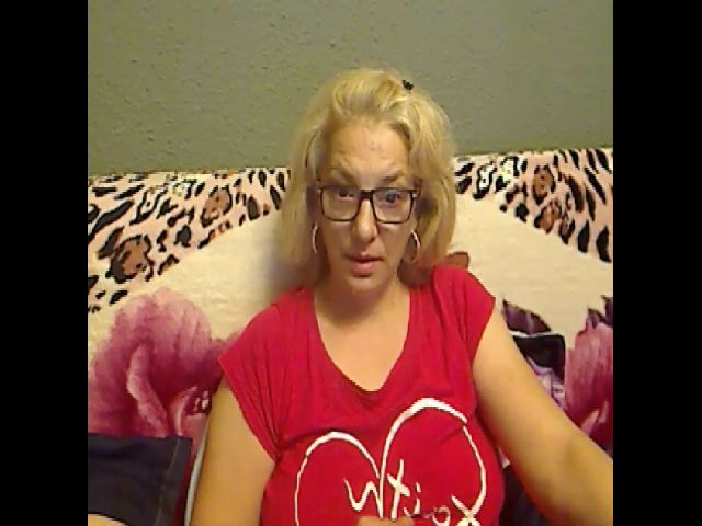 Live sex webcam photo for LovelyGinny #269225439