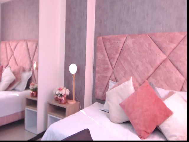 Live sex webcam photo for Lindsayfox #269223712