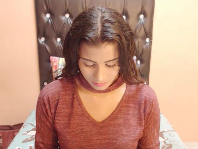 Live sex webcam photo for PARADISEQEEN #269219277