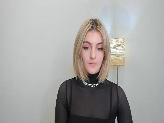 Live sex webcam photo for HelelGretta #269225799