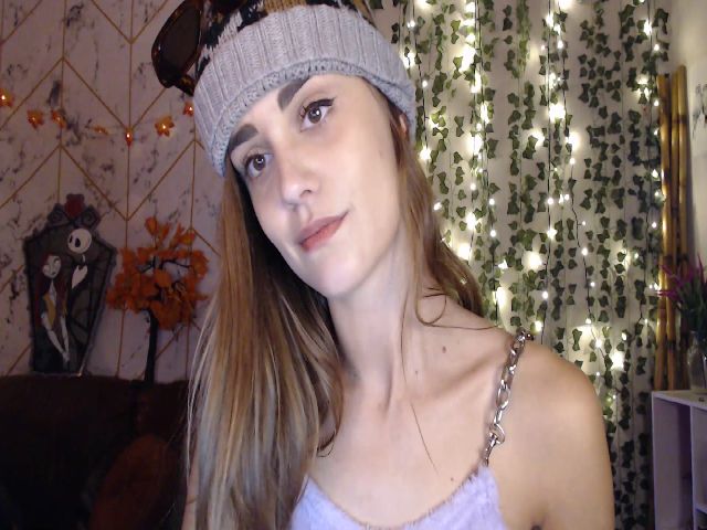 Live sex webcam photo for AudryLikes #269206139