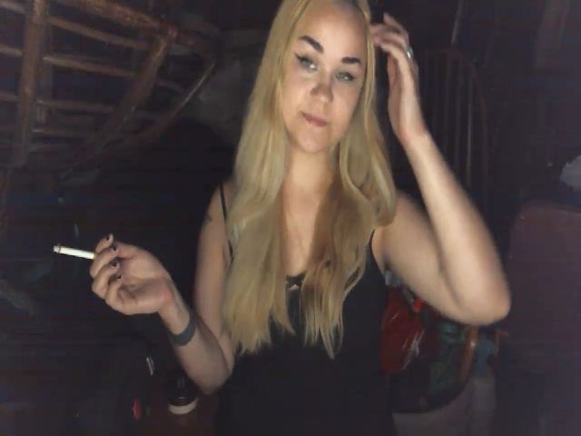 Live sex webcam photo for LilyWhite710 #269222980