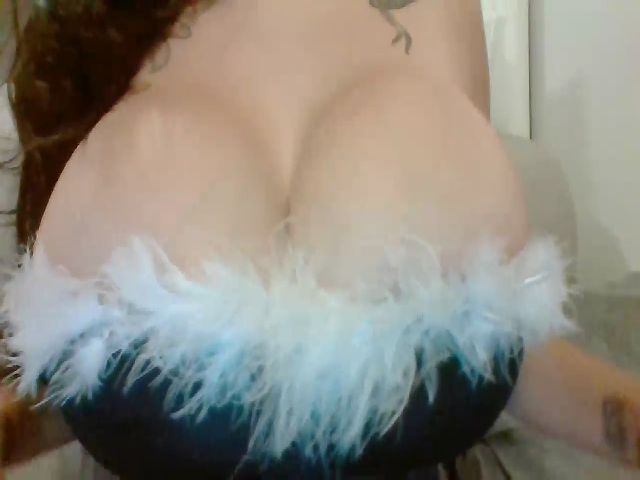 Live sex webcam photo for Vee_VonSweets #269226125