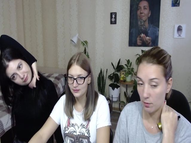 Live sex webcam photo for Emi_lywild #269216489