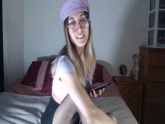 Live sex webcam photo for Ninimoon #269209201