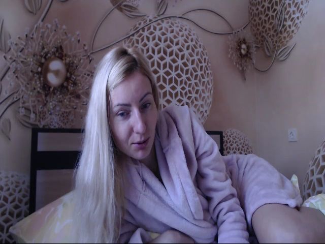 Live sex webcam photo for MeltingJulia #269211183
