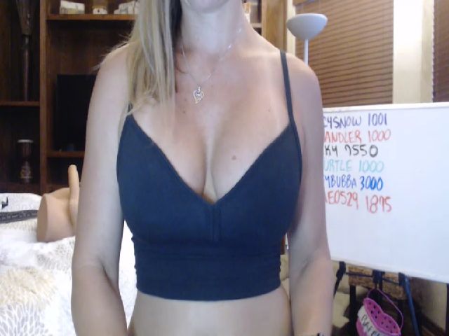 Live sex webcam photo for Autumn_Blonde #269216560