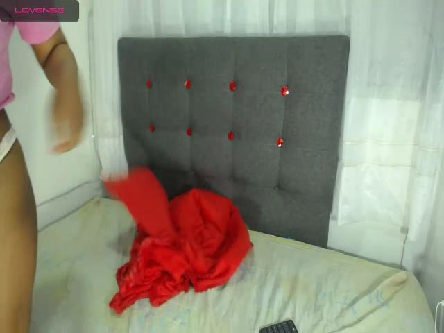 Live sex webcam photo for Tamy07 #269219564