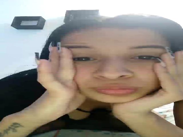 Live sex webcam photo for Mariana__Cute #269208835