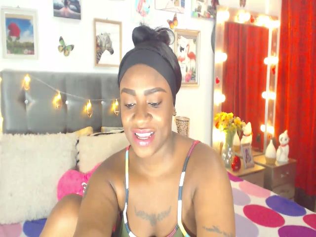 Live sex webcam photo for Xsexyblackxx #269216443