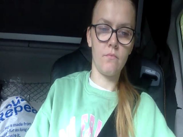 Live sex webcam photo for SexyHotSlut3 #269213544