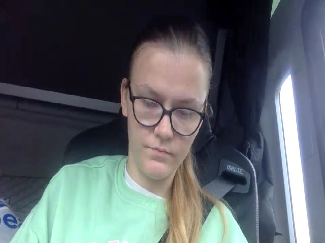 Live sex webcam photo for SexyHotSlut3 #269213645