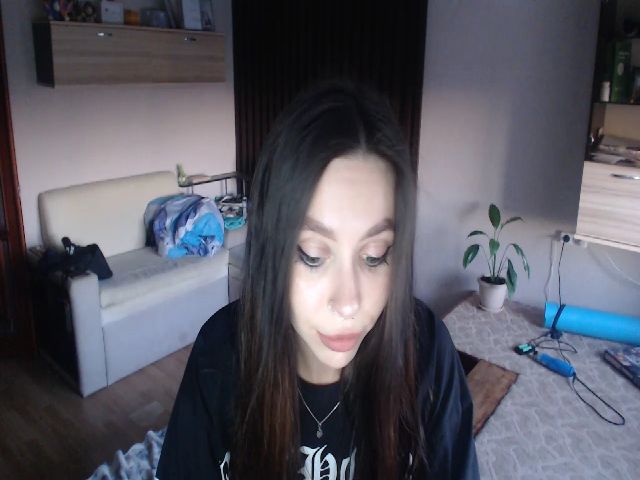 Live sex webcam photo for SonyaKotik #269218311