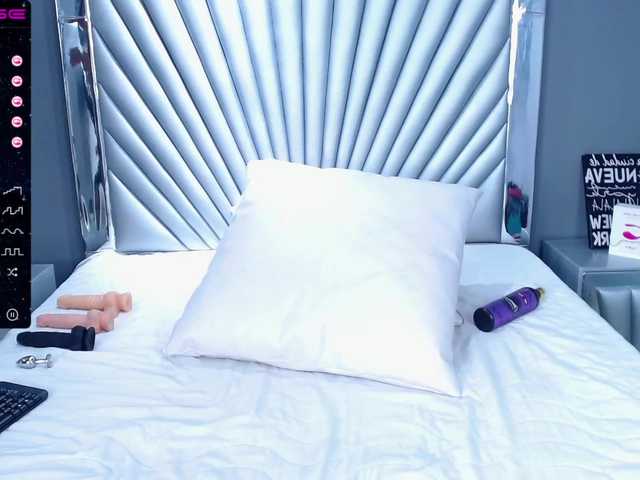 Live sex webcam photo for Megalyn #269221906